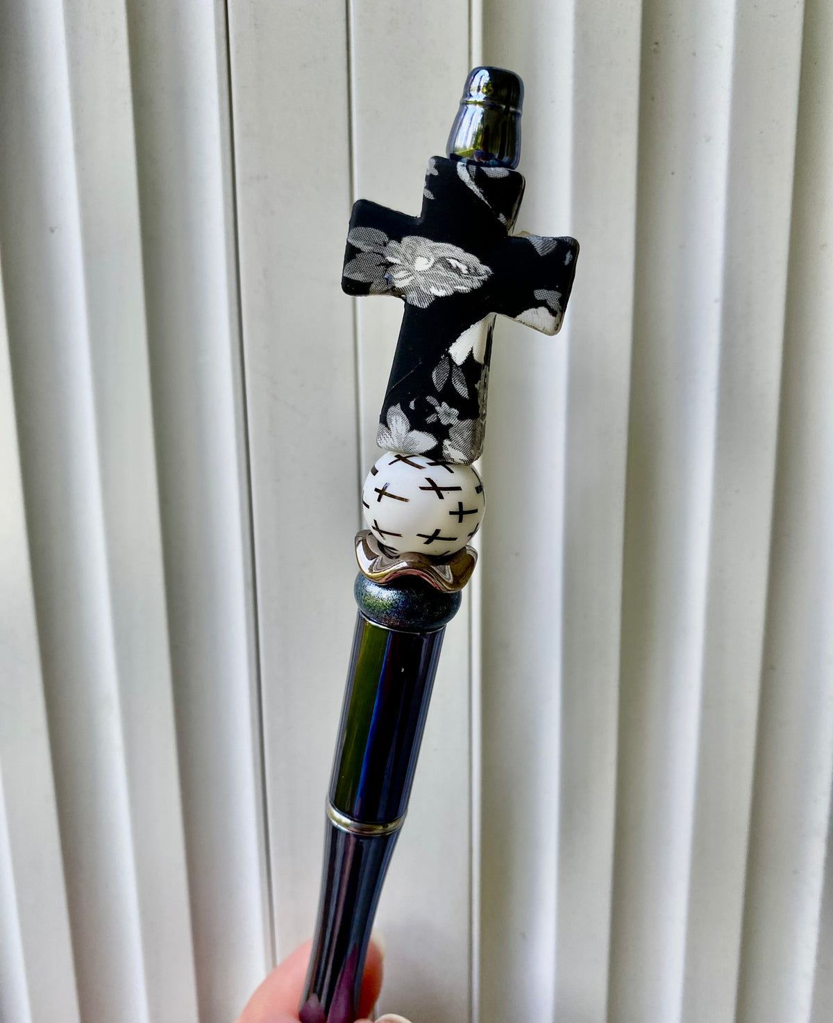 Black & White Floral Cross Beaded Pen