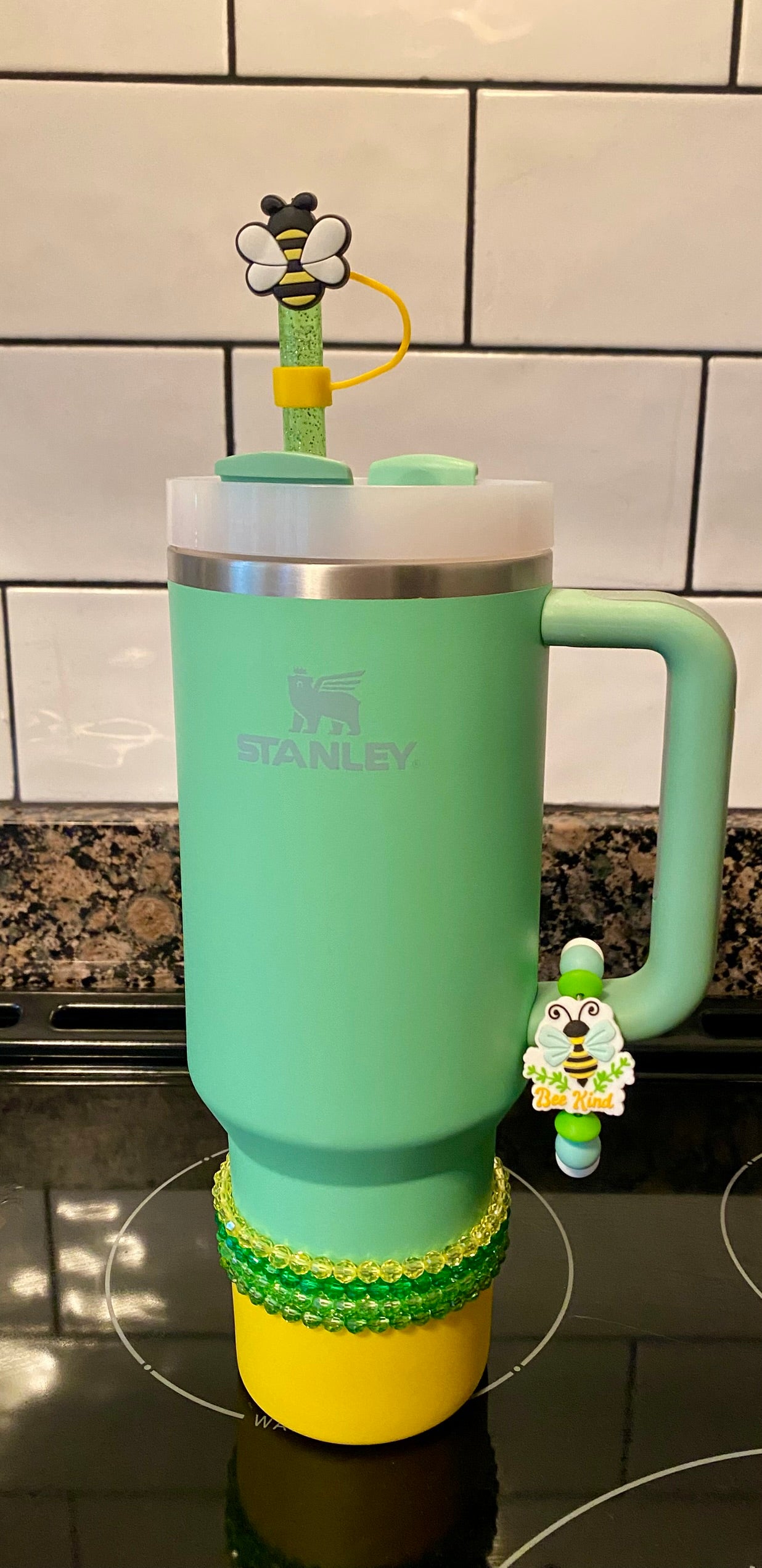 Honey Bee Straw Topper