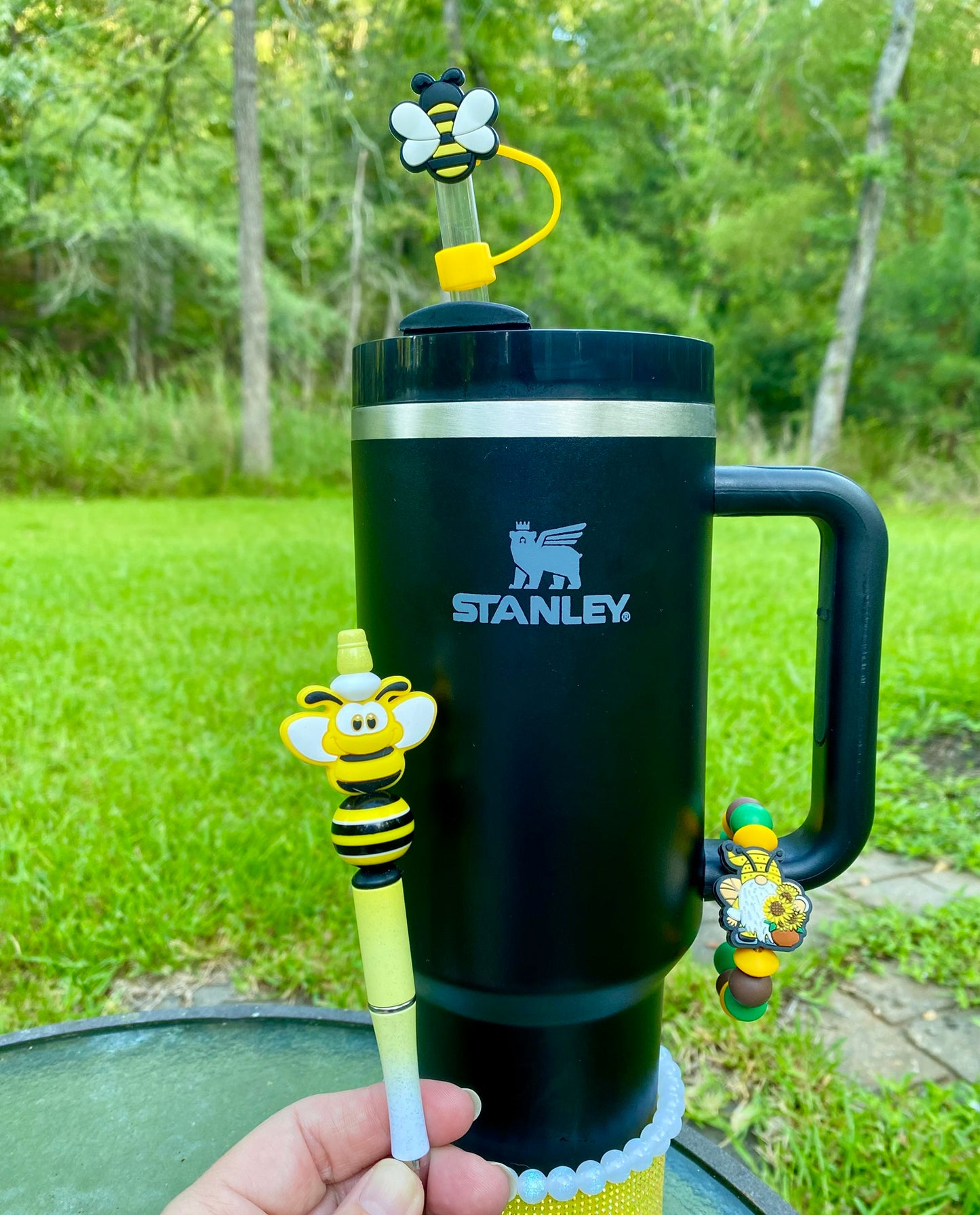 Honey Bee Straw Topper
